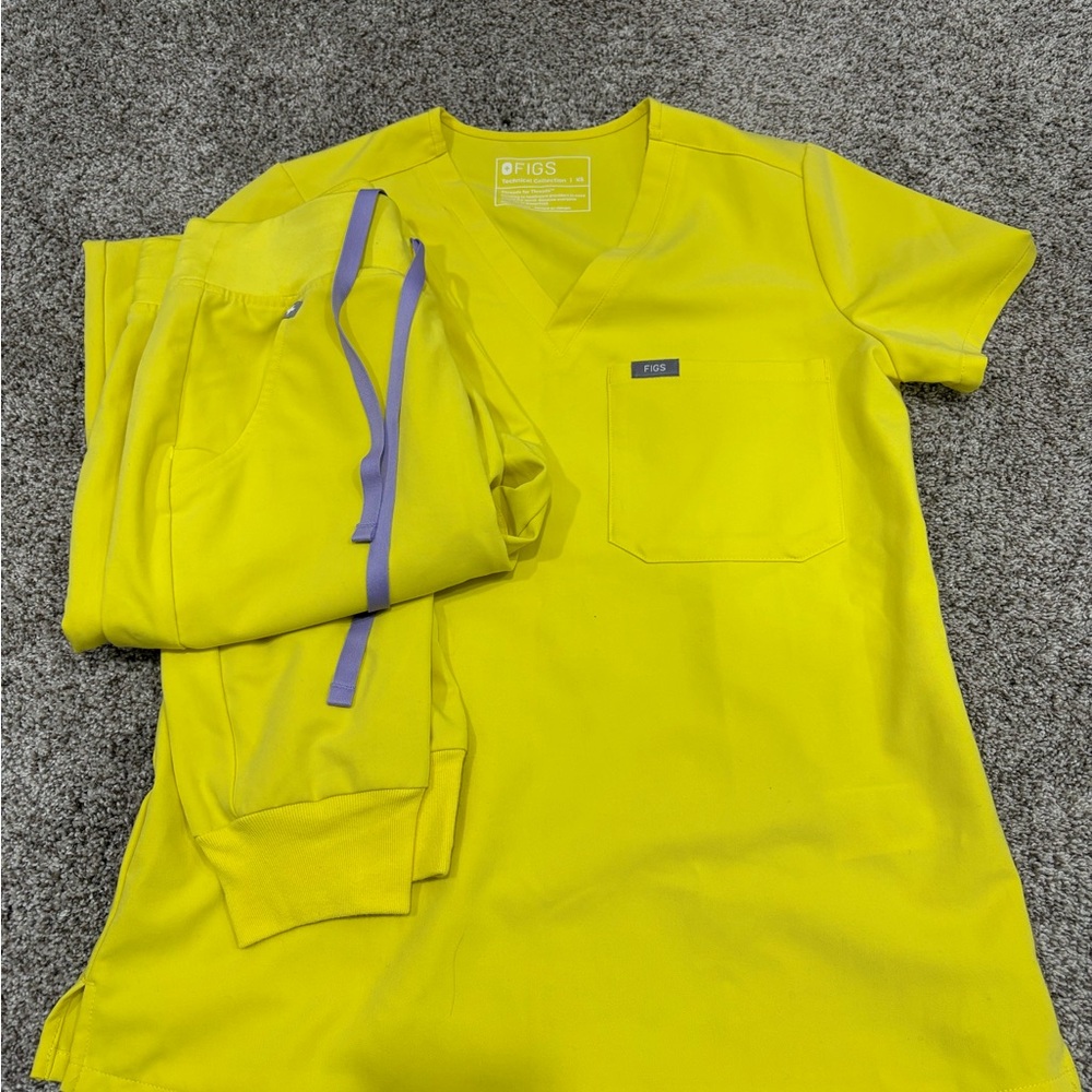Figs Bright Yellow Scrub Set with Purple Accents